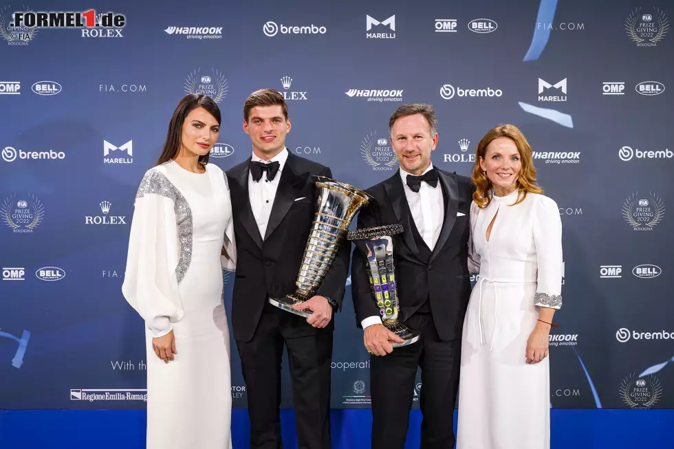 Foto zur News: Kelly Piquet, Max Verstappen, Christian und Geri Horner (Red Bull)