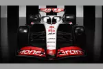 Foto zur News: Haas VF-23 für die Formel 1 2023 (Fahrer: Nico Hülkenberg &amp; Kevin Magnussen)