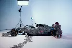 Foto zur News: Red Bull RB14 von 2018 im Sonderdesign von Mr. Doodle für Wings For Life