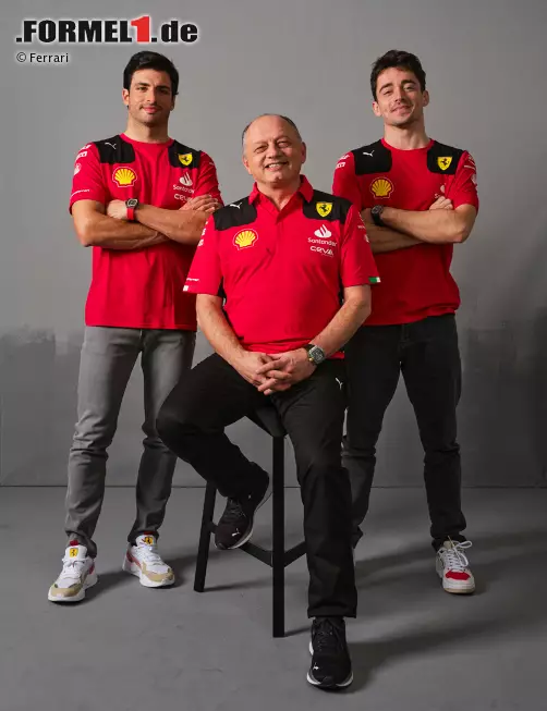 Foto zur News: Carlos Sainz, Frederic Vasseur und Charles Leclerc