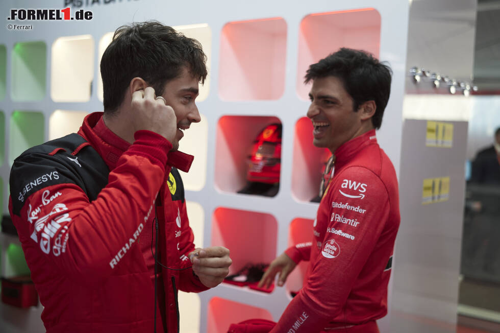 Foto zur News: Charles Leclerc (Ferrari), Carlos Sainz (Ferrari)
