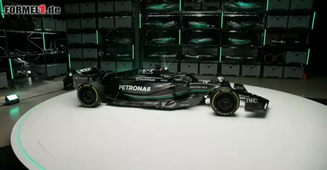 Foto zur News: Formel-1-Liveticker: Mercedes präsentiert den W14 von Hamilton und Russell