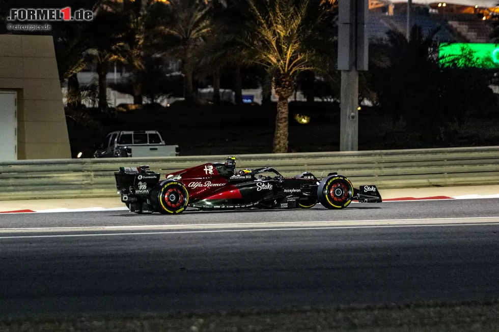 Foto zur News: Guanyu Zhou (Alfa Romeo)