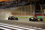 Foto zur News: Sergio Perez (Red Bull) und Valtteri Bottas (Alfa Romeo)