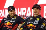 Foto zur News: Sergio Perez (Red Bull) und Max Verstappen (Red Bull)