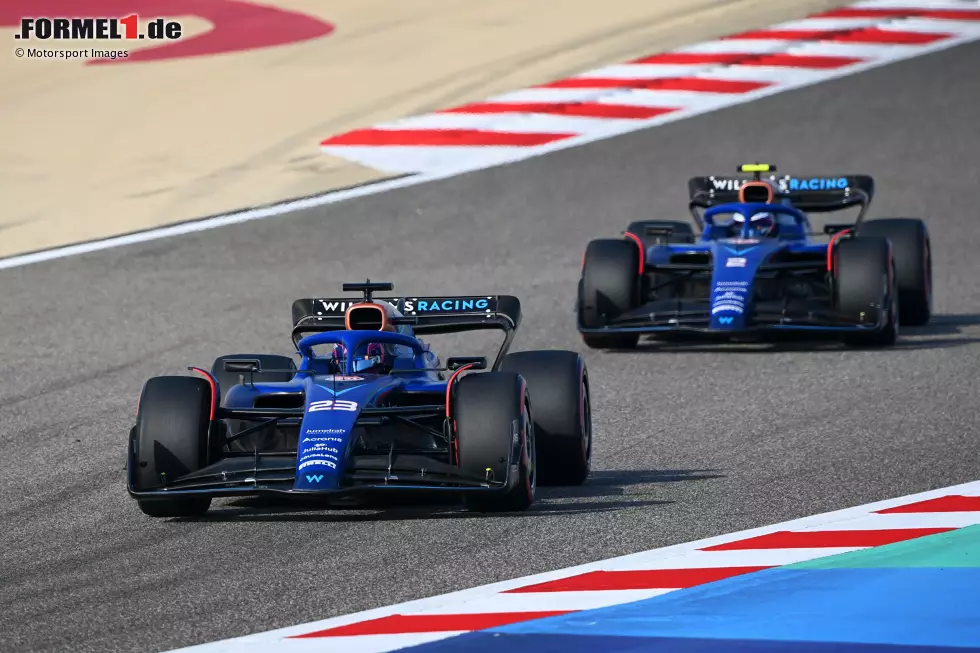 Foto zur News: Alexander Albon (Williams) und Logan Sargeant (Williams)