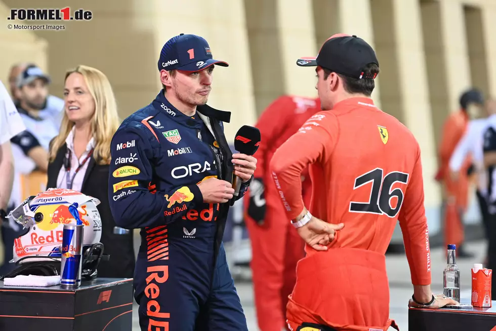 Foto zur News: Max Verstappen (Red Bull) und Charles Leclerc (Ferrari)