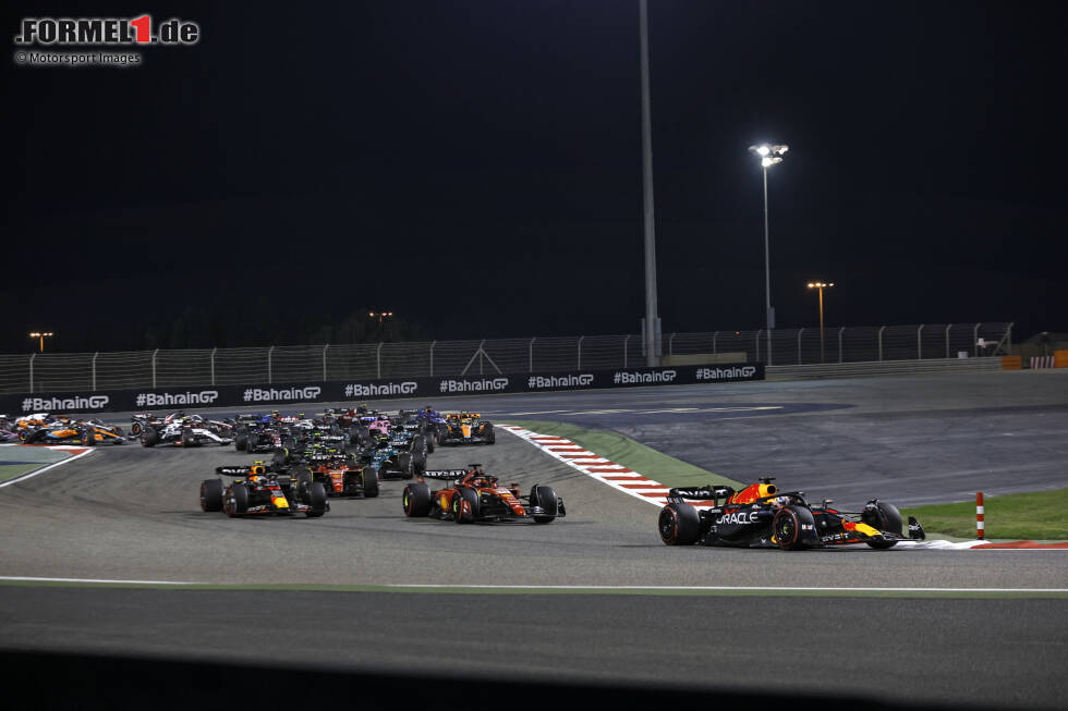 Foto zur News: Max Verstappen (Red Bull), Charles Leclerc (Ferrari), Sergio Perez (Red Bull), Carlos Sainz (Ferrari) und Fernando Alonso (Aston Martin)
