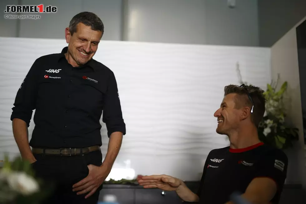 Foto zur News: Nico Hülkenberg (Haas) mit Günther Steiner