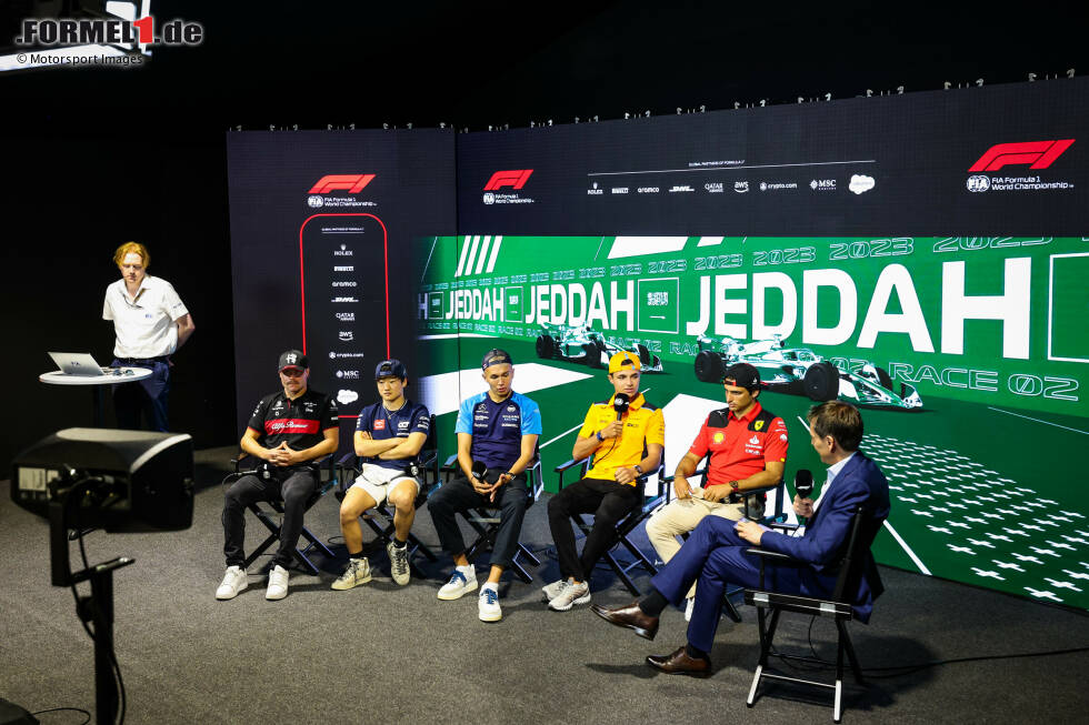 Alexander Albon (Williams), Valtteri Bottas (Alfa Romeo), Yuki Tsunoda (AlphaTauri), Lando Norris (McLaren) und Carlos Sainz (Ferrari) Alexander Albon (Williams), Valtteri Bottas (Alfa Romeo), Yuki Tsunoda (AlphaTauri), Lando Norris (McLaren) und Carlos Sainz (Ferrari)