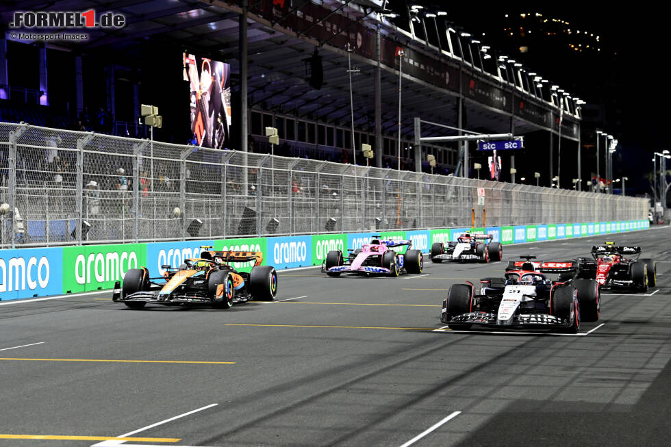 Guanyu Zhou (Alfa Romeo), Nyck de Vries (AlphaTauri), Lando Norris (McLaren) und Esteban Ocon (Alpine) Guanyu Zhou (Alfa Romeo), Nyck de Vries (AlphaTauri), Lando Norris (McLaren) und Esteban Ocon (Alpine)