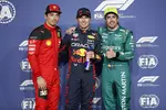 Foto zur News: Charles Leclerc (Ferrari), Sergio Perez (Red Bull) und Fernando Alonso (Aston Martin)