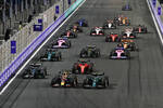 Foto zur News: Sergio Perez (Red Bull), Fernando Alonso (Aston Martin), George Russell (Mercedes), Carlos Sainz (Ferrari) und Lance Stroll (Aston Martin)