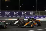 Foto zur News: Lando Norris (McLaren), Nyck de Vries (AlphaTauri) und Logan Sargeant (Williams)