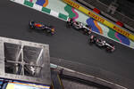 Foto zur News: Kevin Magnussen (Haas), Nico Hülkenberg (Haas) und Max Verstappen (Red Bull)