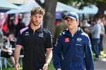 Foto zur News: Pierre Gasly (Alpine) und Nyck de Vries (AlphaTauri)