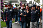 Foto zur News: Max Verstappen (Red Bull), Daniel Ricciardo und Sergio Perez (Red Bull)