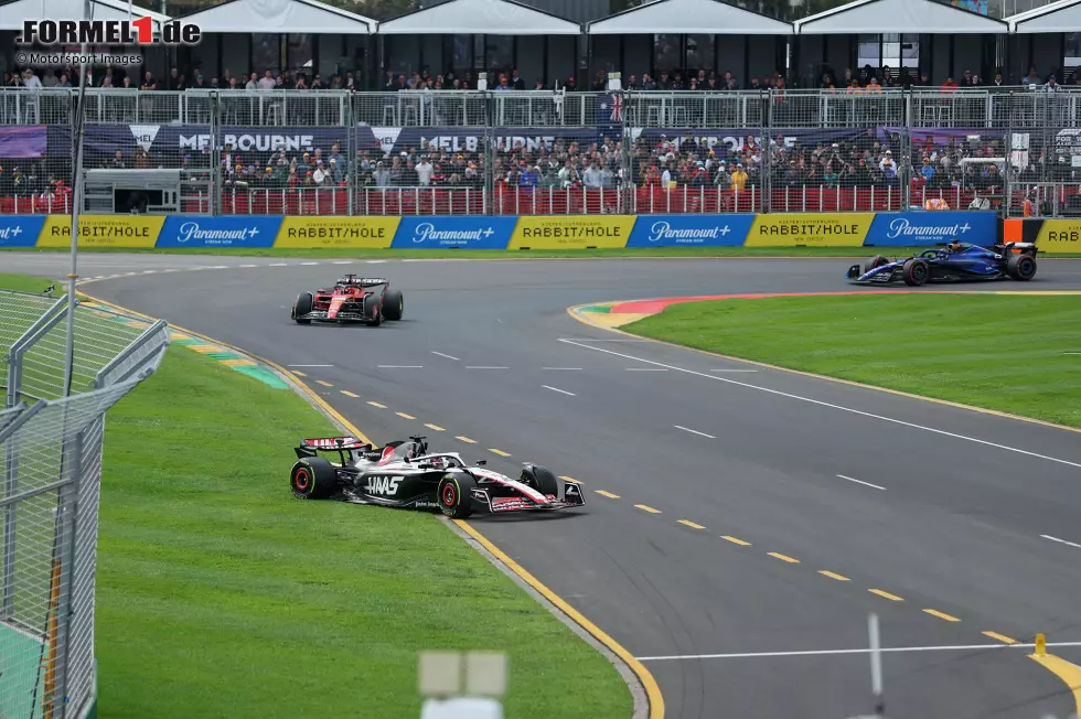 Foto zur News: Alexander Albon (Williams), Kevin Magnussen (Haas) und Charles Leclerc (Ferrari)