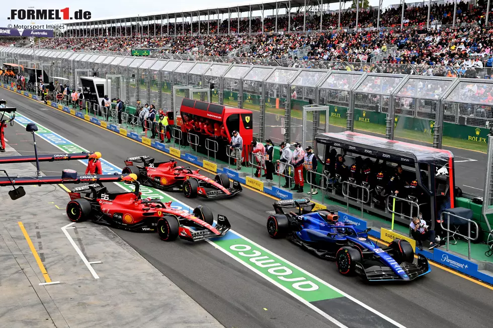 Foto zur News: Carlos Sainz (Ferrari) und Charles Leclerc (Ferrari)