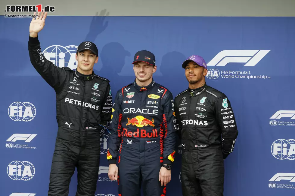 Foto zur News: George Russell (Mercedes), Max Verstappen (Red Bull) und Lewis Hamilton (Mercedes)