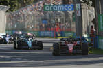 Foto zur News: Alexander Albon (Williams), Carlos Sainz (Ferrari) und Fernando Alonso (Aston Martin)