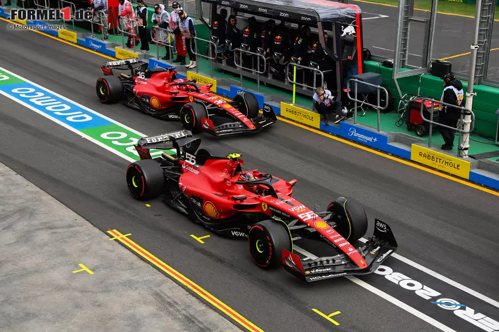 Foto zur News: Carlos Sainz (Ferrari) und Charles Leclerc (Ferrari)