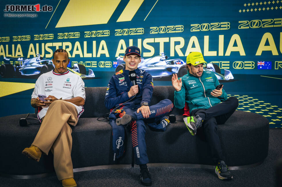 Foto zur News: Lewis Hamilton (Mercedes), Max Verstappen (Red Bull) und Fernando Alonso (Aston Martin)