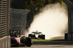Foto zur News: Kevin Magnussen (Haas) und Carlos Sainz (Ferrari)