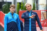 Foto zur News: Alexander Albon (Williams) und Logan Sargeant (Williams)