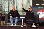 Foto zur News: Kevin Magnussen (Haas) und Nico Hülkenberg (Haas)