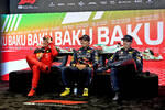 Foto zur News: Charles Leclerc (Ferrari), Sergio Perez (Red Bull) und Max Verstappen (Red Bull)