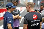 Foto zur News: Kevin Magnussen (Haas) und Nyck de Vries (AlphaTauri)