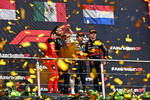 Foto zur News: Charles Leclerc (Ferrari), Sergio Perez (Red Bull) und Max Verstappen (Red Bull)