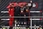 Foto zur News: Charles Leclerc (Ferrari), Sergio Perez (Red Bull) und Max Verstappen (Red Bull)