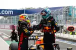 Foto zur News: Sergio Perez (Red Bull) und Max Verstappen (Red Bull)