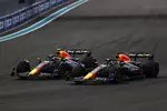 Foto zur News: Max Verstappen (Red Bull) und Sergio Perez (Red Bull)