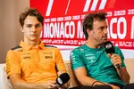 Foto zur News: Oscar Piastri (McLaren) und Fernando Alonso (Aston Martin)