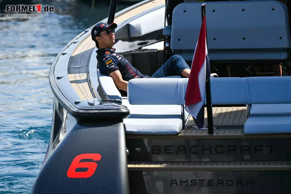 Foto zur News: Sergio Perez (Red Bull)