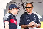 Foto zur News: Lewis Hamilton (Mercedes) und Valtteri Bottas (Alfa Romeo)