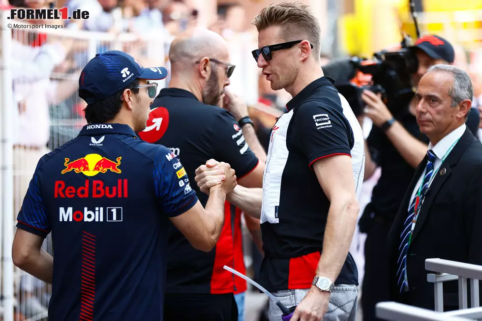 Foto zur News: Nico Hülkenberg (Haas) und Sergio Perez (Red Bull)