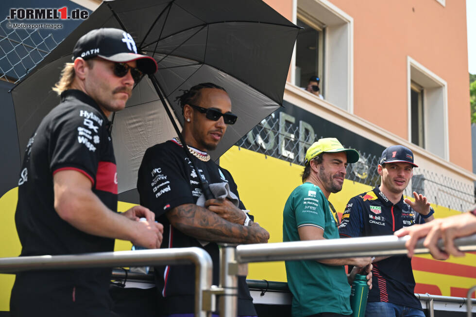 Foto zur News: Valtteri Bottas (Alfa Romeo), Lewis Hamilton (Mercedes), Fernando Alonso (Aston Martin) und Max Verstappen (Red Bull)