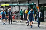 Foto zur News: Alexander Albon (Williams) und Logan Sargeant (Williams)