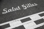 Foto zur News: Schriftzug auf der Strecke in Montreal mit Gruß an Gilles Villeneuve
