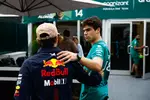 Foto zur News: Lance Stroll (Aston Martin) und Sergio Perez (Red Bull)