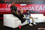 Foto zur News: Lewis Hamilton (Mercedes), Kevin Magnussen (Haas) und Yuki Tsunoda (AlphaTauri)