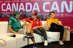 Foto zur News: Fernando Alonso (Aston Martin), Charles Leclerc (Ferrari) und Oscar Piastri (McLaren)