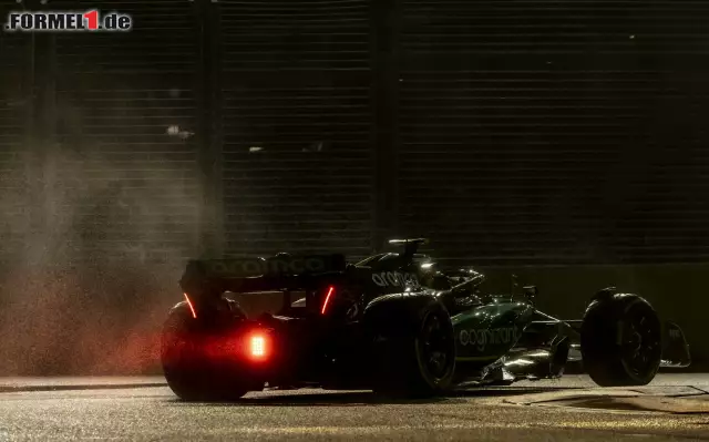Foto zur News: Formel-1-Liveticker: Vettel fährt 