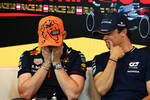 Foto zur News: Max Verstappen (Red Bull) und Nyck de Vries (AlphaTauri)