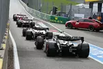 Foto zur News: Kevin Magnussen (Haas), Nico Hülkenberg (Haas), Nyck de Vries (AlphaTauri) und Yuki Tsunoda (AlphaTauri)