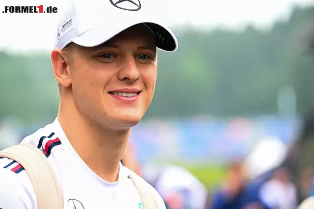 Foto zur News: Formel-1-Liveticker: Vettel fährt 